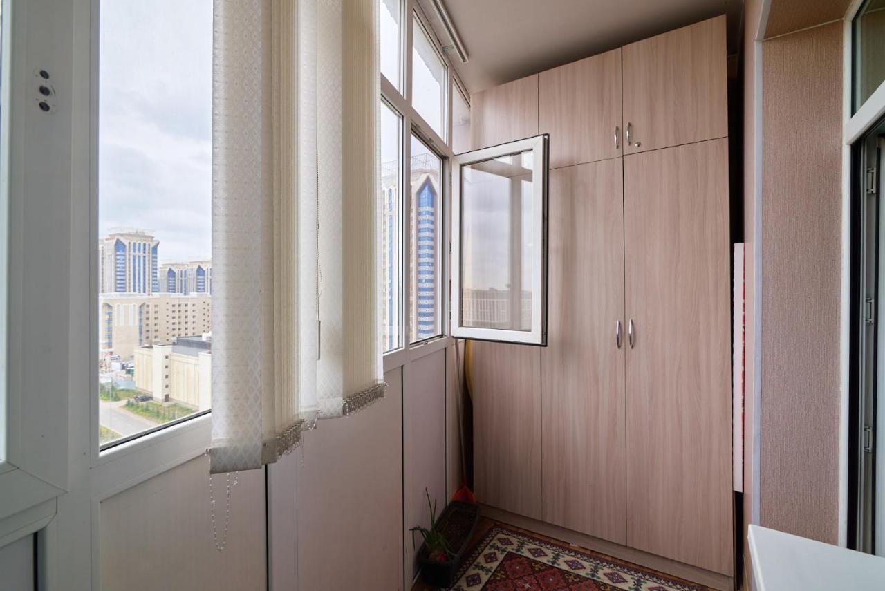 Квартира В Самом Центре Столицы Казахстана Lägenhet Astana Exteriör bild